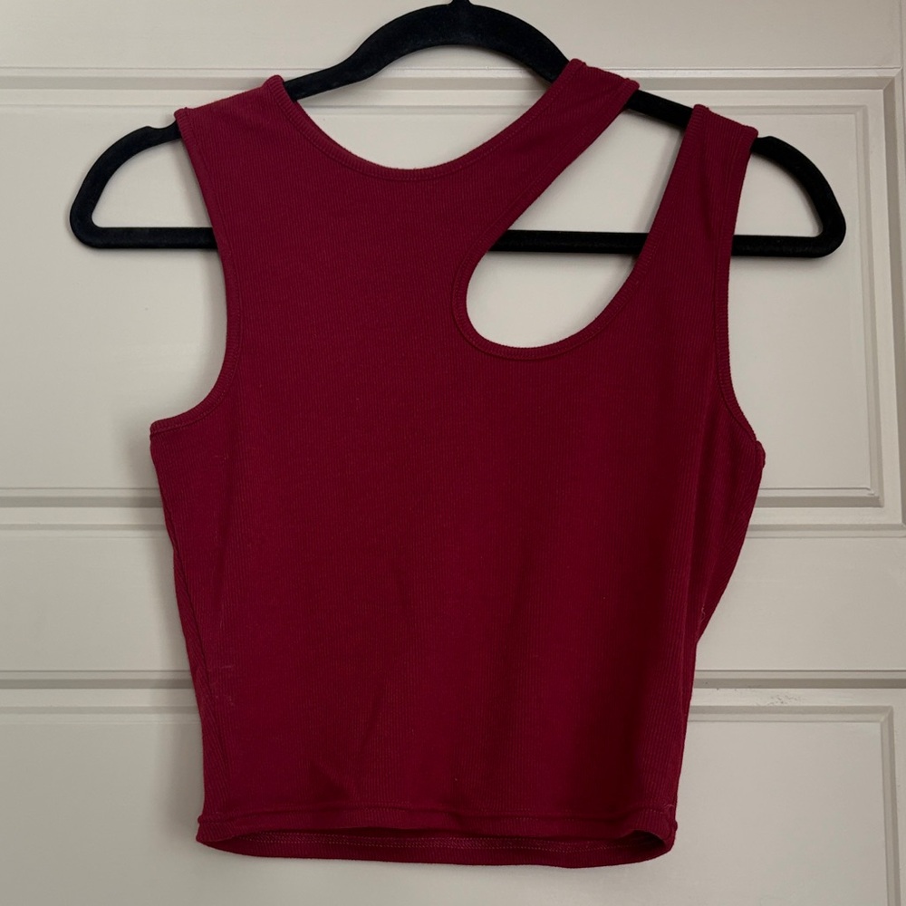 Sleeveless Burgundy Crop Top